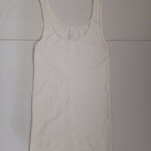 ARITIZIA BABATON WOMEN'S TANK TOP WHITE STRETCH MATERIAL
